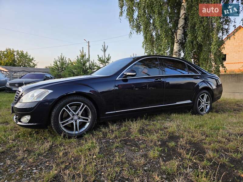 Седан Mercedes-Benz S-Class 2007 в Ровно