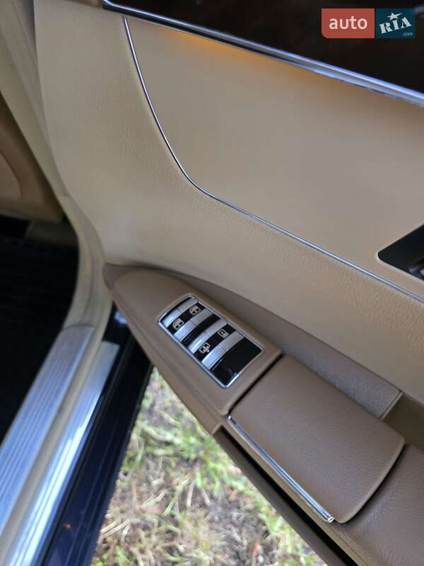 Седан Mercedes-Benz S-Class 2007 в Ровно