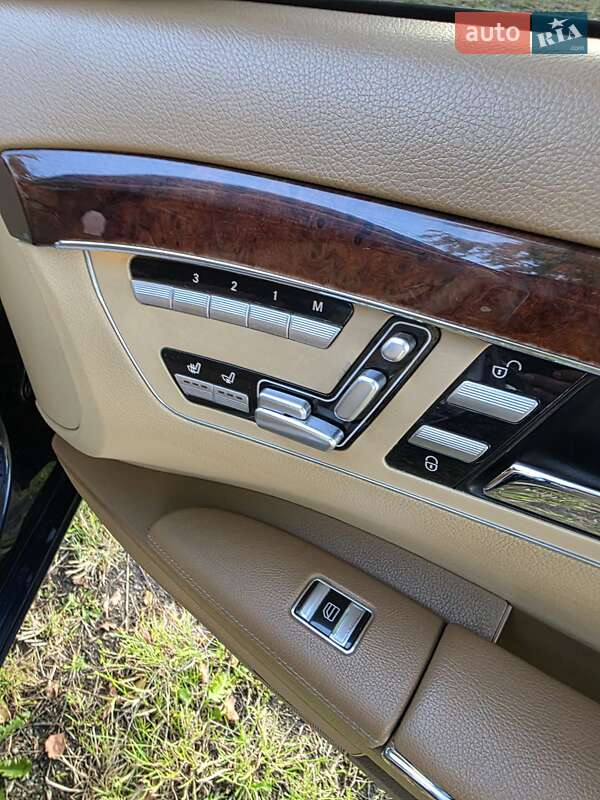 Седан Mercedes-Benz S-Class 2007 в Ровно