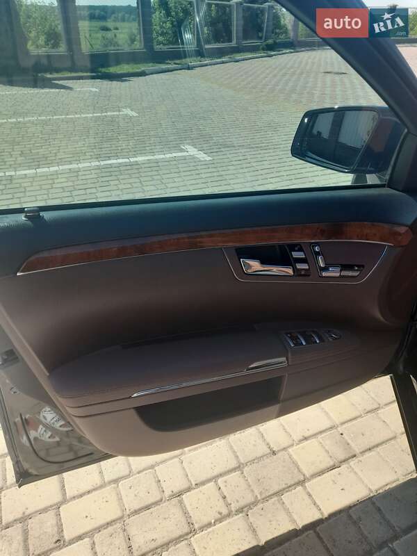 Седан Mercedes-Benz S-Class 2012 в Оржице