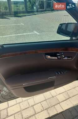 Седан Mercedes-Benz S-Class 2012 в 