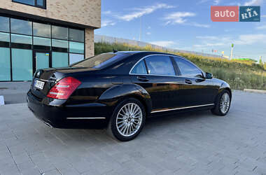 Седан Mercedes-Benz S-Class 2012 в 