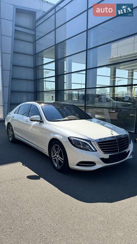 Седан Mercedes-Benz S-Class 2015 в 