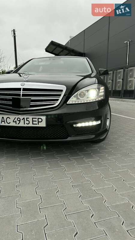 Седан Mercedes-Benz S-Class 2009 в Стрию