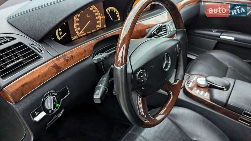 Седан Mercedes-Benz S-Class 2009 в Стрию