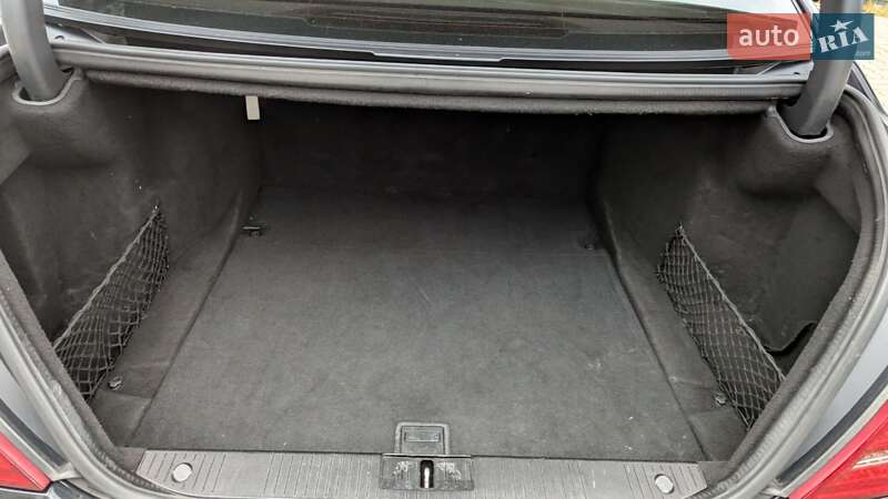 Седан Mercedes-Benz S-Class 2009 в Стрию