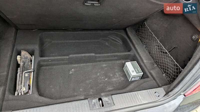 Седан Mercedes-Benz S-Class 2009 в Стрию