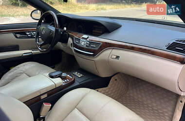Седан Mercedes-Benz S-Class 2005 в 