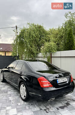 Седан Mercedes-Benz S-Class 2009 в 