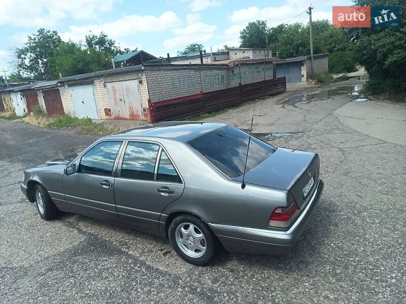 Mercedes-Benz S-Class 1995