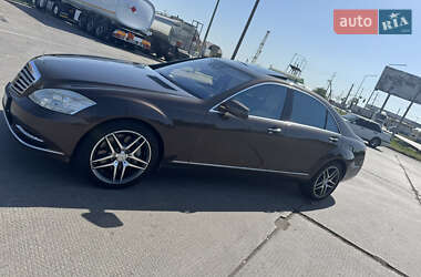 Седан Mercedes-Benz S-Class 2012 в 