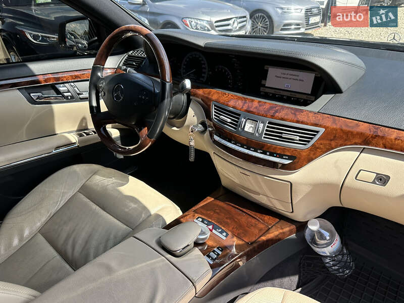 Седан Mercedes-Benz S-Class 2010 в Ивано-Франковске