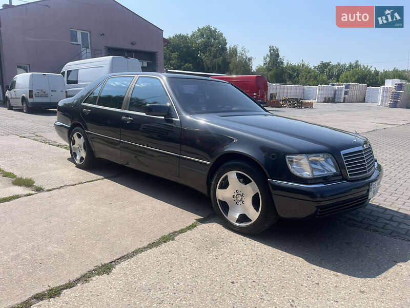 Mercedes-Benz S-Class 1995