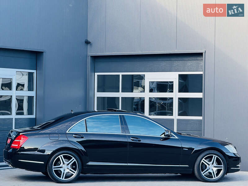 Седан Mercedes-Benz S-Class 2011 в Мукачево