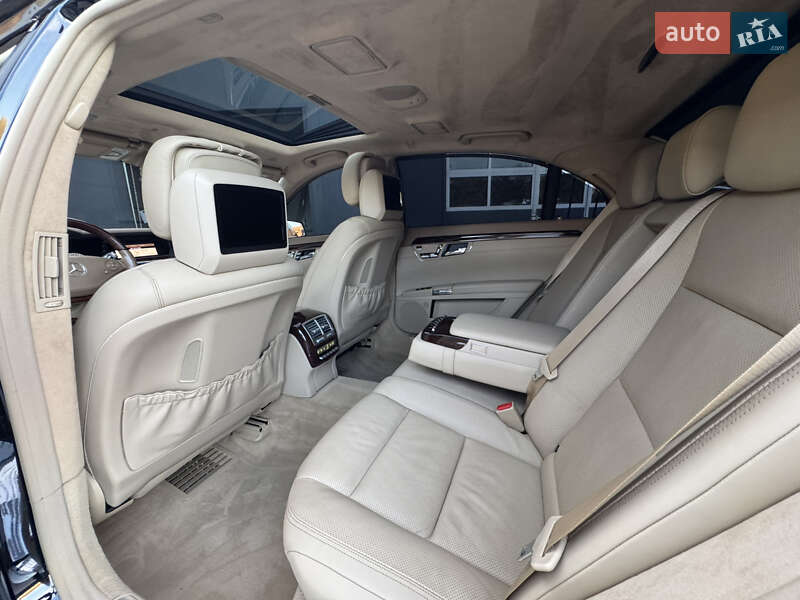 Седан Mercedes-Benz S-Class 2011 в Мукачево