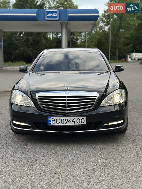 Седан Mercedes-Benz S-Class 2006 в Черновцах