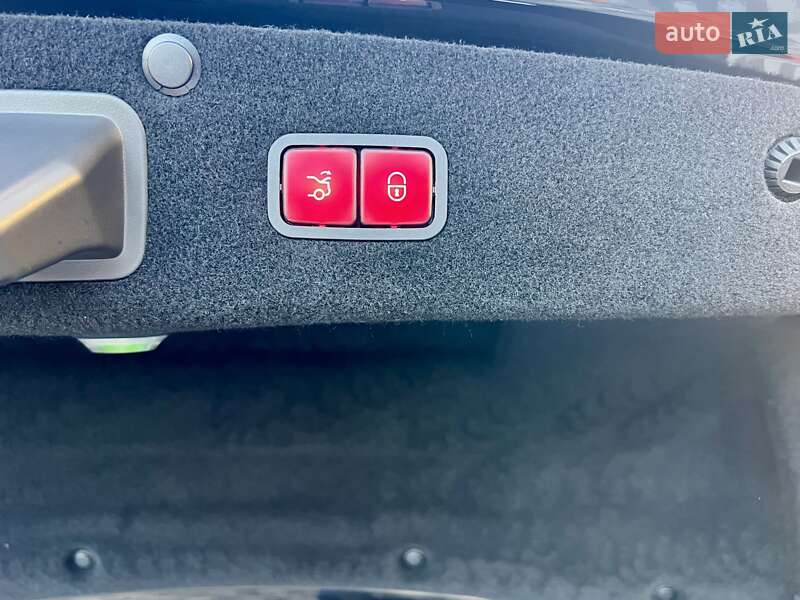 Седан Mercedes-Benz S-Class 2018 в Києві