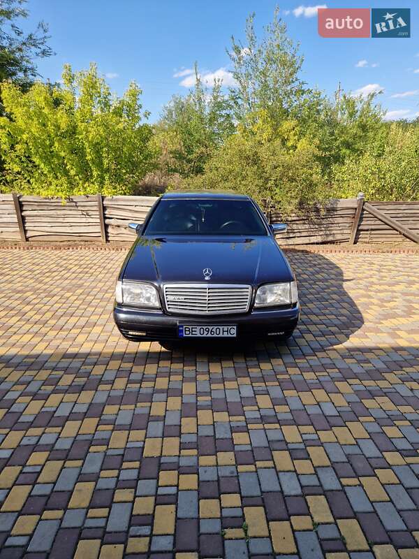 Седан Mercedes-Benz S-Class 1997 в Южноукраїнську