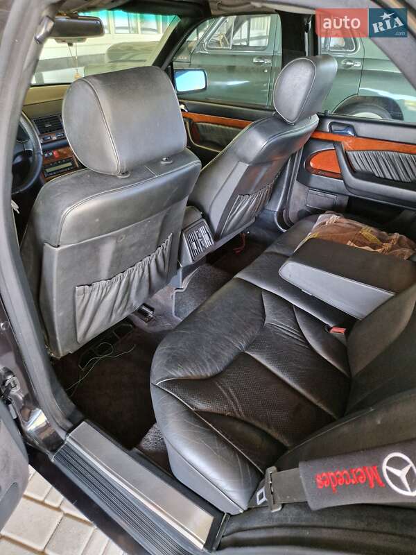 Седан Mercedes-Benz S-Class 1997 в Южноукраїнську