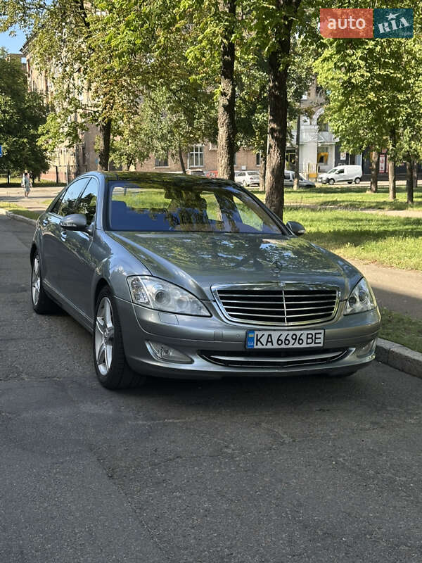 Mercedes-Benz S-Class 2007