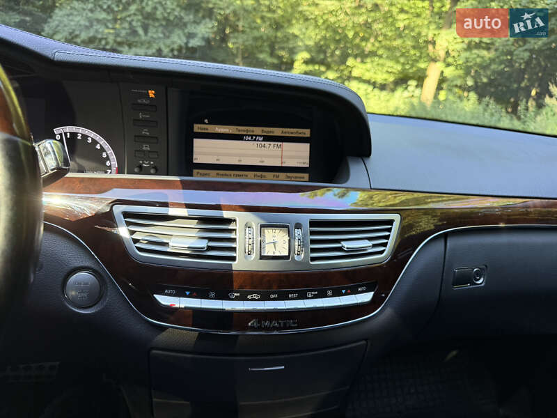 Седан Mercedes-Benz S-Class 2010 в Львові