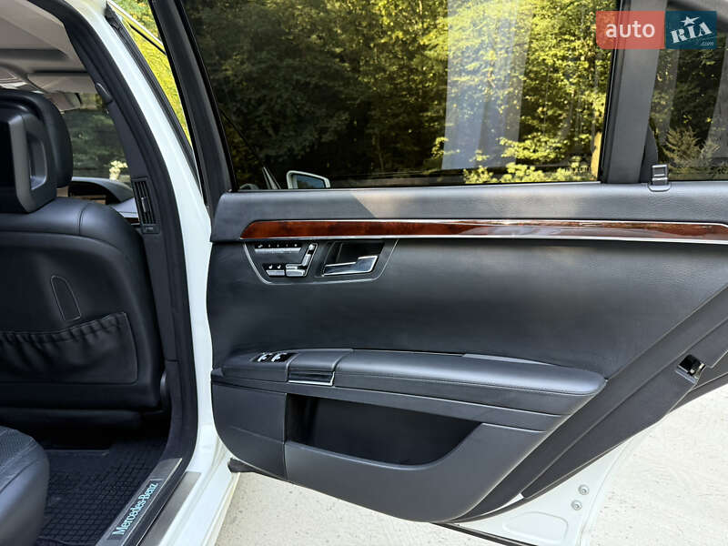 Седан Mercedes-Benz S-Class 2010 в Львові