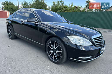 Седан Mercedes-Benz S-Class 2012 в 