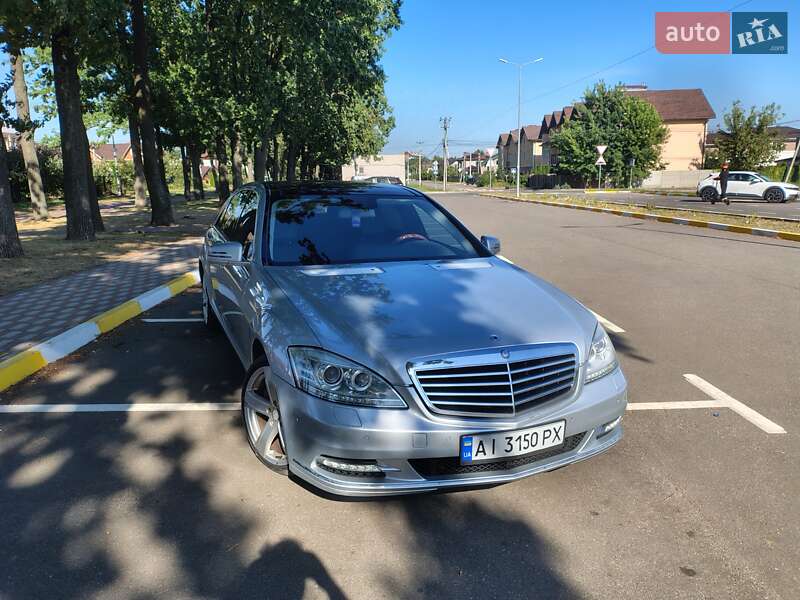 Mercedes-Benz S-Class 2010