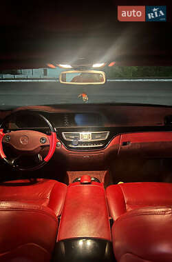 Седан Mercedes-Benz S-Class 2005 в 