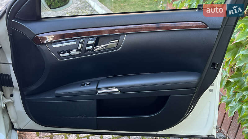 Седан Mercedes-Benz S-Class 2008 в Днепре