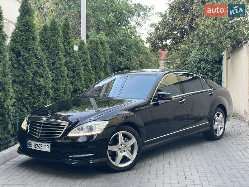 Mercedes-Benz S-Class 2012