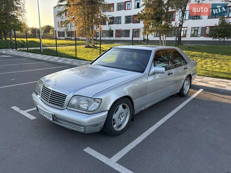 Mercedes-Benz S-Class 1994