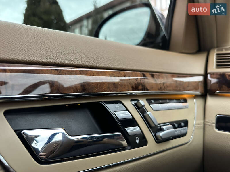 Седан Mercedes-Benz S-Class 2006 в Львове
