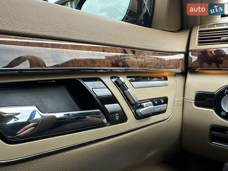 Седан Mercedes-Benz S-Class 2006 в Львове