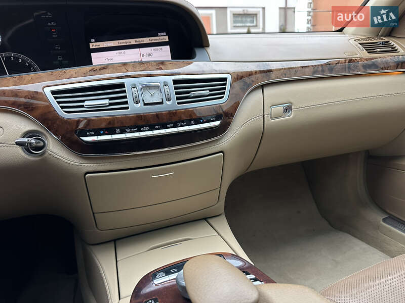 Седан Mercedes-Benz S-Class 2006 в Львове