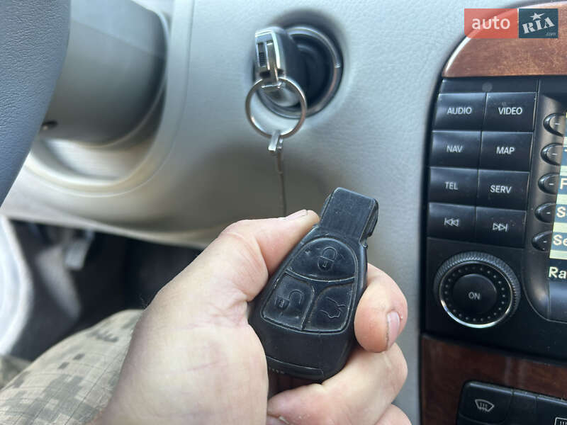 Седан Mercedes-Benz S-Class 2005 в Черновцах
