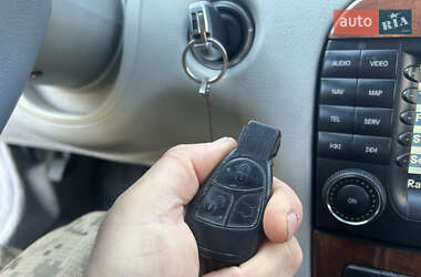 Седан Mercedes-Benz S-Class 2005 в 