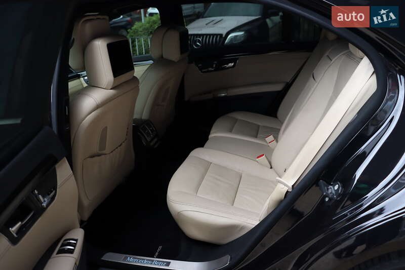 Седан Mercedes-Benz S-Class 2012 в Львові