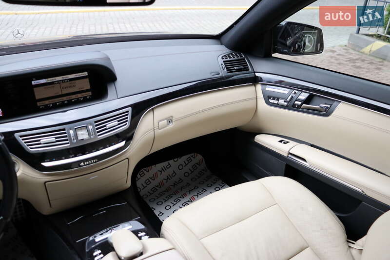 Седан Mercedes-Benz S-Class 2012 в Львові