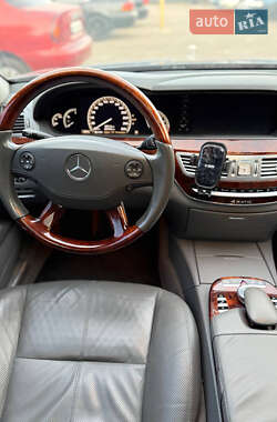 Седан Mercedes-Benz S-Class 2006 в 
