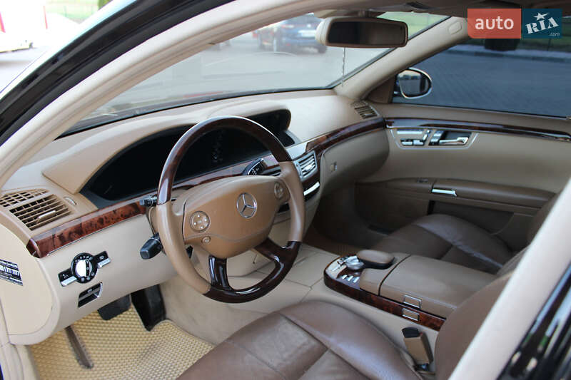 Седан Mercedes-Benz S-Class 2006 в Ровно