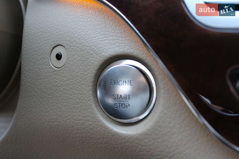 Седан Mercedes-Benz S-Class 2006 в Ровно