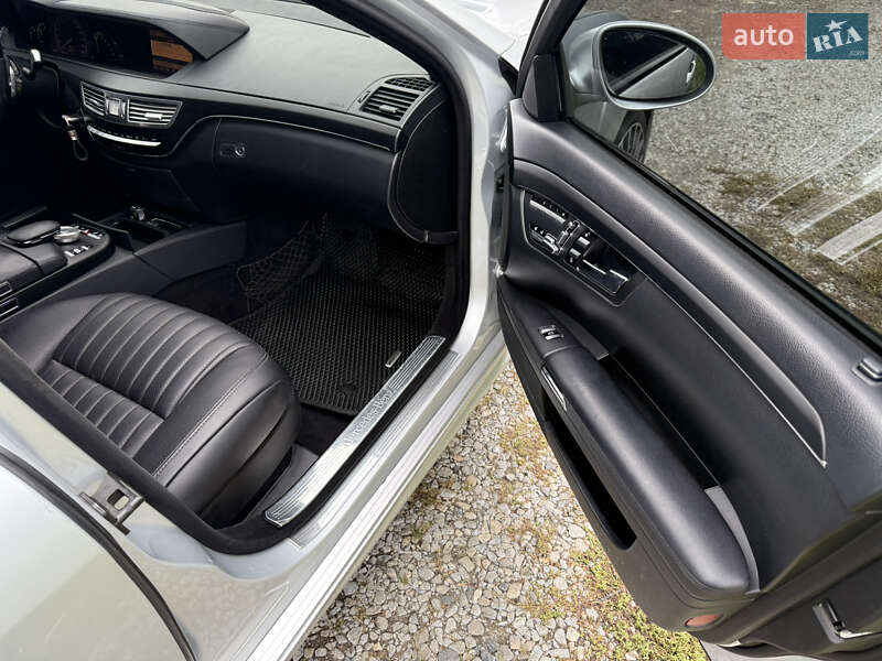 Седан Mercedes-Benz S-Class 2008 в Ровно