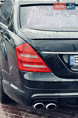 Седан Mercedes-Benz S-Class 2006 в 