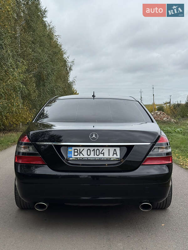 Седан Mercedes-Benz S-Class 2006 в Ровно