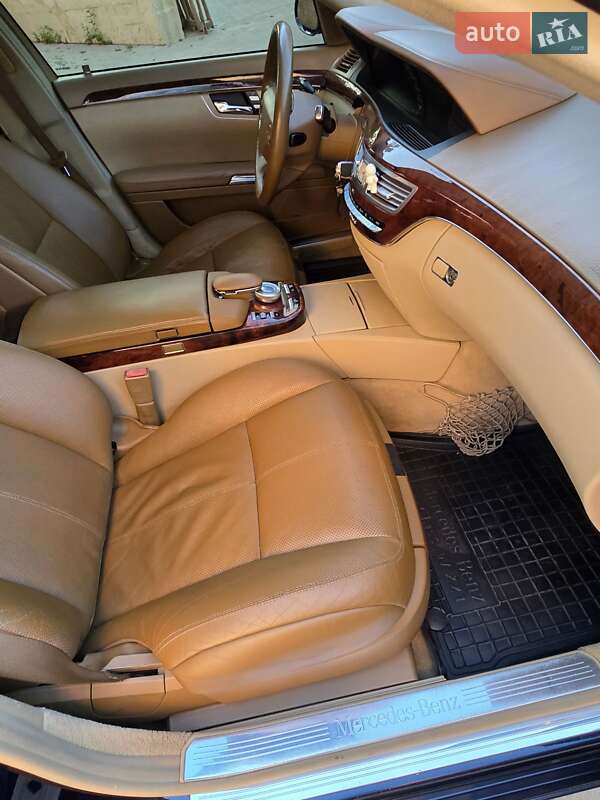 Седан Mercedes-Benz S-Class 2007 в Ровно