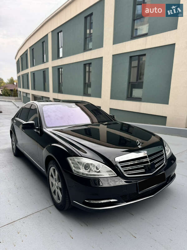 Седан Mercedes-Benz S-Class 2010 в Дніпрі