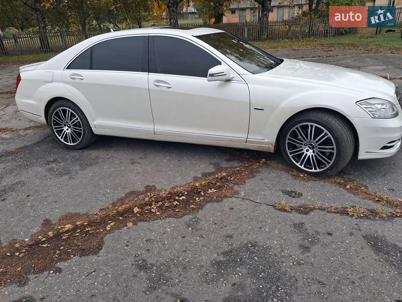 Седан Mercedes-Benz S-Class 2009 в Києві