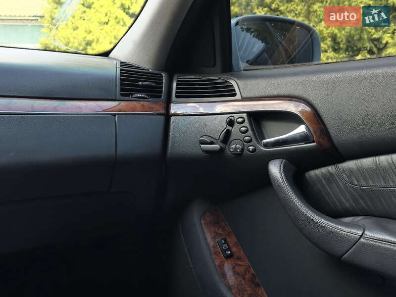 Седан Mercedes-Benz S-Class 2004 в Брошневі-Облозі