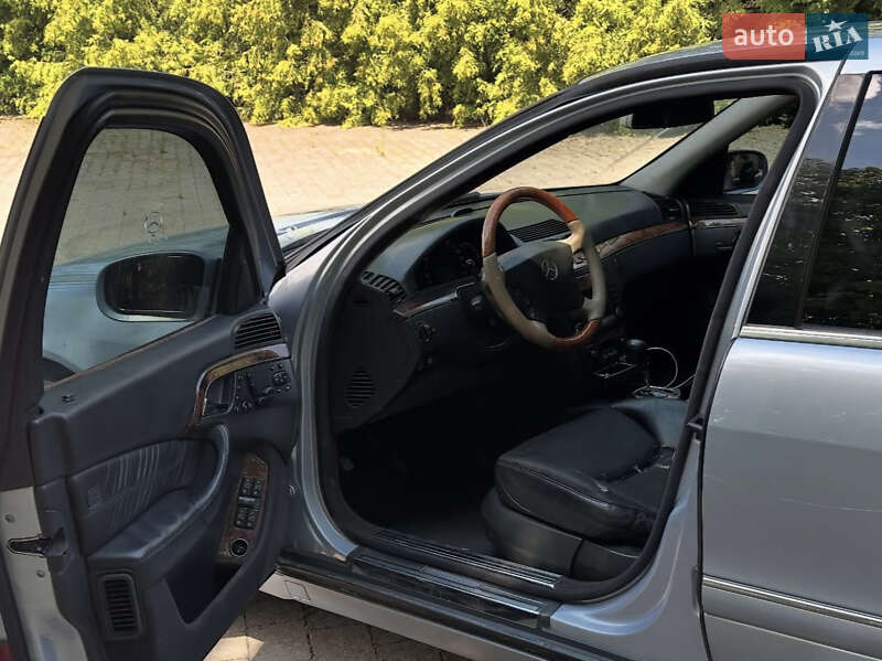 Седан Mercedes-Benz S-Class 2004 в Брошневі-Облозі